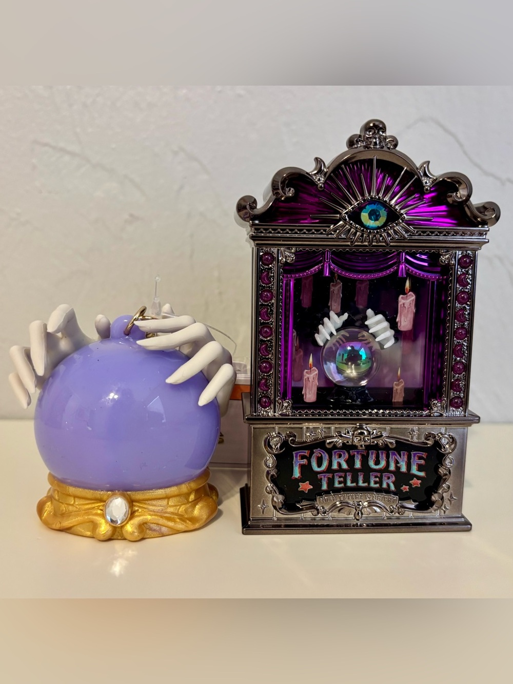 Bath & Body Works Fortune Teller Pocketbac
Sanitizer Holder Projector Wallflower